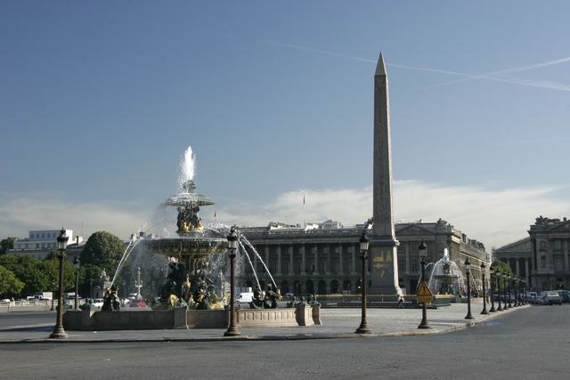 https://d3r8gwkgo0io6y.cloudfront.net/upload/Place de la concorde.jpg